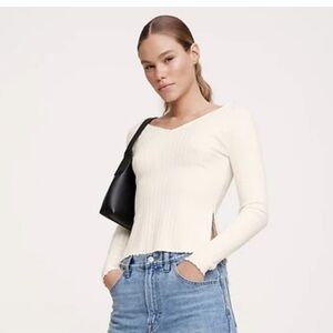Banana Republic Y2K WIDE RIBBED V-NECK TOP- Cream NWT Sz M w/ slits on the side